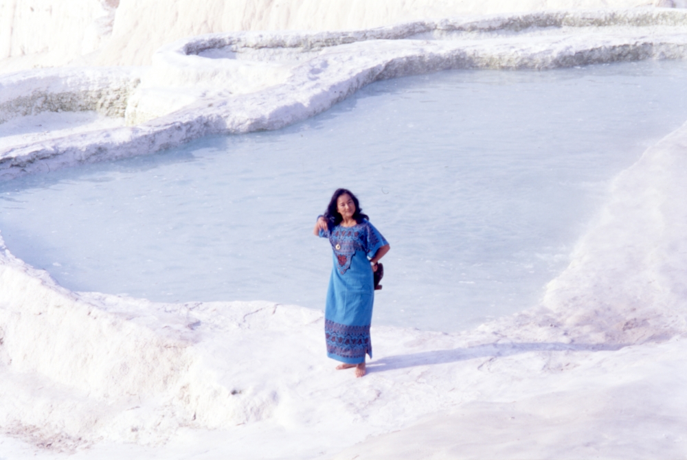 白く輝く“綿の城” 世界遺産パムッカレへ